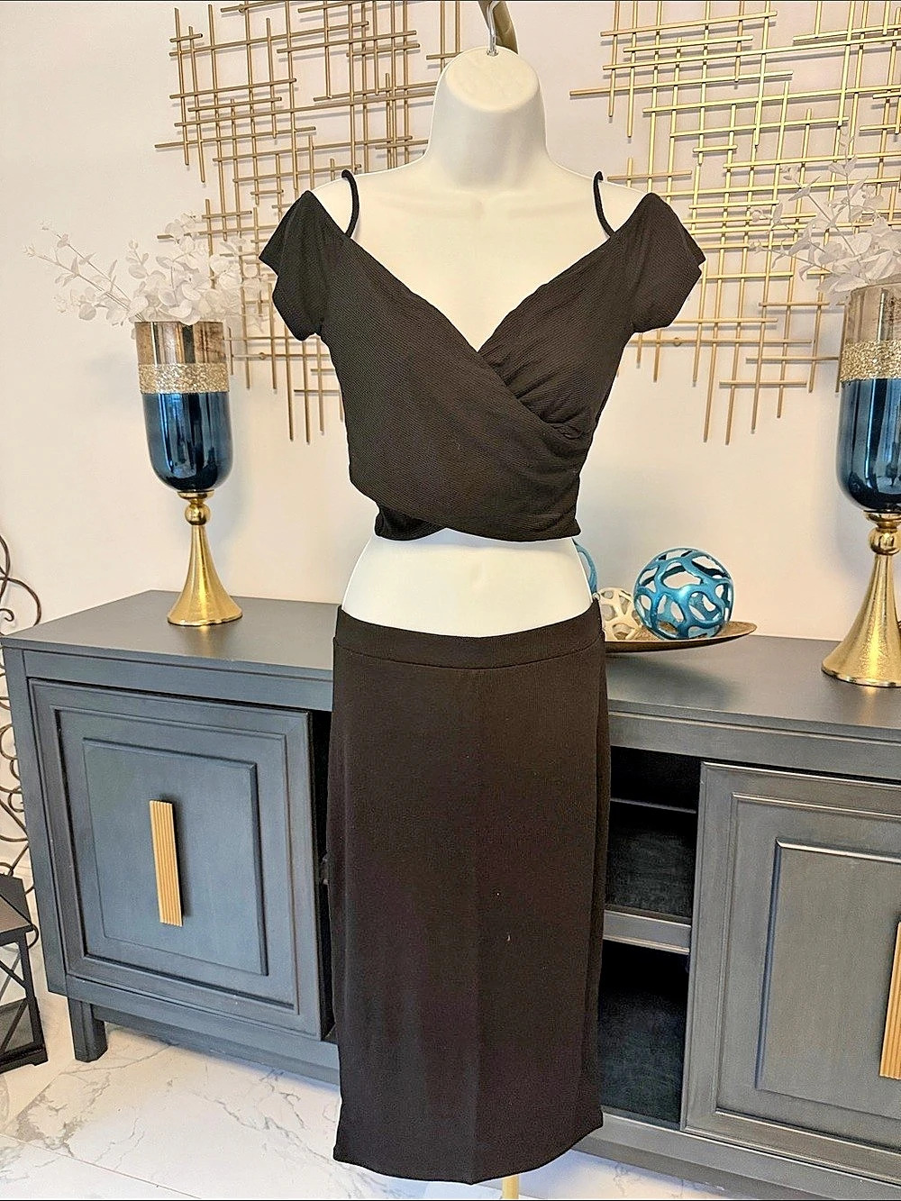 Mezzanine Black Crossover Crop Top Like New